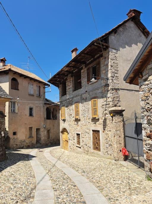 Appartamento Storico Con Giardino Soleggiato - B&B Via Rinaldi Arto Centonara Экстерьер фото